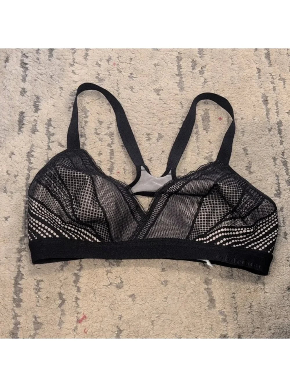 Lululemon Awake to Lace Bra Black / Barely Beige